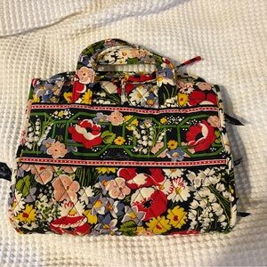 Vera Bradley Quilted Hanging Cosmetic / Accessories bag in Poppy Fields.